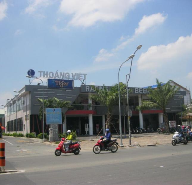 Cho thuê đất lớn 2 MT số 303 Phạm Văn Đồng, P. 1, Q. Gò Vấp. DT 33x30m, giá tốt