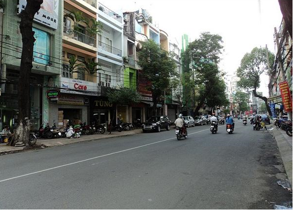Nhà bán mặt tiền đường góc Yersin – Lê Thị Hồng Gấm, Quận 1, DT: 6,5x18m, giá rẻ