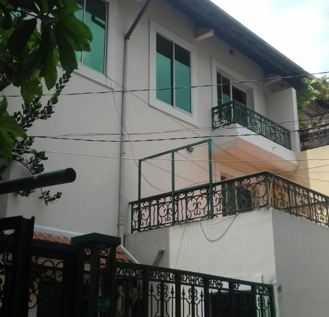 Cho thuê villa Thảo Điền 11*17m, 2 lầu, 3PN, gara, gần cầu SG, 30tr/th. 0902429778