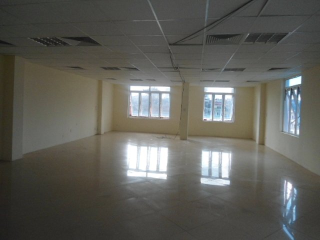 Cho thuê văn phòng giá rẻ, DT: 50m2 tại trung tâm Quán Thánh Ba Đình, HN, LH: Mr Tấn 0931733628