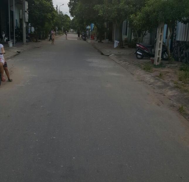 Bán đất tại phường Nghĩa Lộ, Quảng Ngãi, Quảng Ngãi. Diện tích 100m2, giá 7 triệu/th