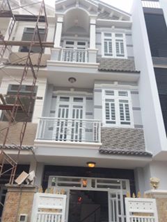 Cần bán gấp căn nhà tại Phước Kiển, 3.2x10m, xây mới 1 trệt, 2 lầu