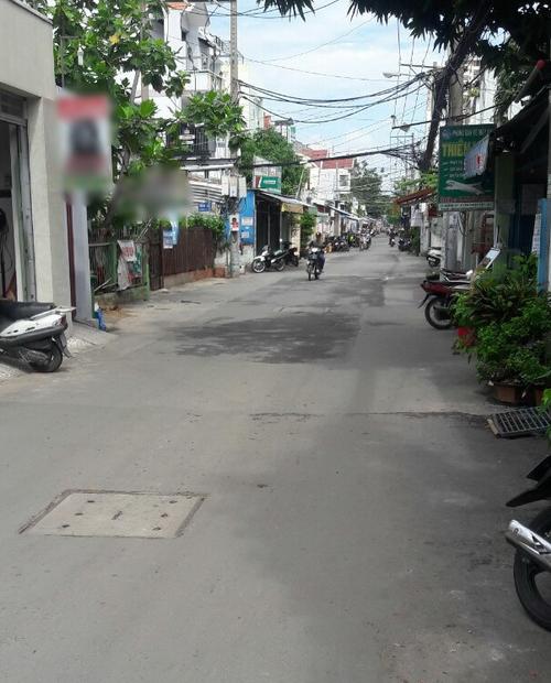 Cần bán gấp nhà nở hậu mặt tiền đường Số 49, P. Bình Thuận, Quận 7