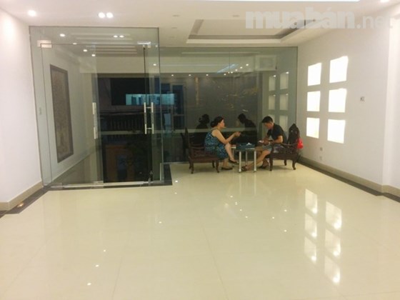 Cho thuê văn phòng cao cấp giá rẻ nhất tại quận  Thanh Xuân, DT 2OOm2 ô tô đỗ cửa.