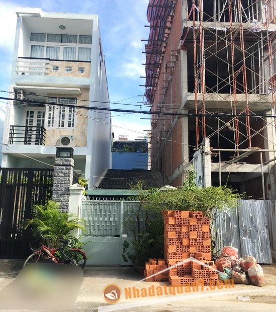 Bán gấp đất có nhà nát tiện xây mới mặt tiền đường Số 9 khu Cư Xá Ngân Hàng, P. Tân Thuận Tây, Q 7