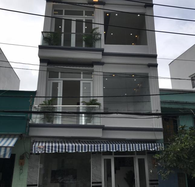 Bán nhà đẹp mặt tiền Nguyễn Văn Quỳ, Q7, DT 6x8m, 3 lầu, giá 3,3 tỷ