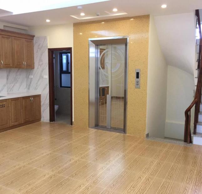 Bán nhà ngõ phố Phó Đức Chính, DT: 110m2 x 9 tầng, cầu thang máy mới phố kinh doanh sầm uất, 31 tỷ