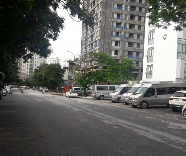 Bán gấp đất đấu giá mặt phố Trần Đăng Ninh, Cầu Giấy DT 340m2 có đường trước sau nhà rộng