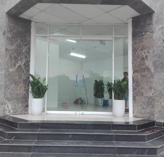 Cho thuê 200m2 sàn văn phòng tòa nhà 20 tầng Cầu Giấy, Hà Nội, giá 230 nghìn/m2/tháng