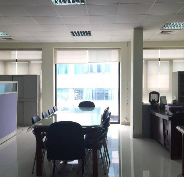 Cho thuê văn phòng ngõ 11 Duy Tân, diện tích 150 m2/tầng, sàn vp đẹp giá chỉ 20 tr/th