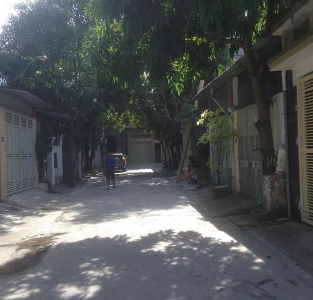 Bán đất trống 95 m2, 2 mặt đường phường Hưng Phúc, đường ô bàn cờ rộng ô tô tránh nhau