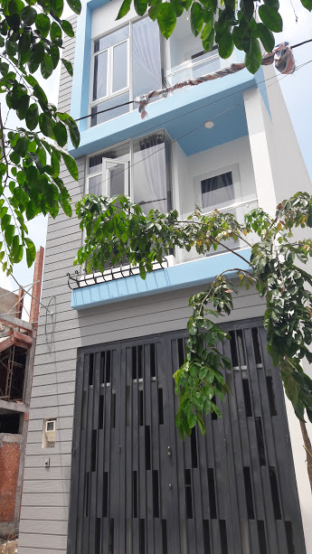 Nhà MT hẻm đường Nguyễn Duy Trinh, quận 2