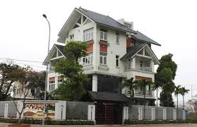 Gia đình tôi cần bán căn nhà MT đường Hoa Đào, DT: 10x14m, Phú Nhuận