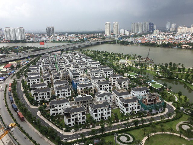 Chủ dễ tính cho thuê căn 3PN tòa L1-Vinhomes Central Park view sông,Full nội thất,bao phí giá 1200$