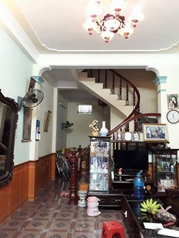 Bán nhà 760tr ngay gần đường Trường Chinh, nhà 3 tầng, 3 phòng ngủ, dân xây kiên cố