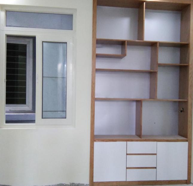 Bán căn nhà đường Hoàng Liệt, nhà mới xây 4 tầng x 32m2, SĐCC, giá 2,5 tỷ, ô tô cách nhà 5m Lh 0979.201.132