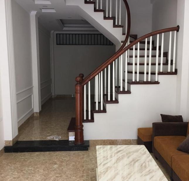 Bán nhanh nhà đẹp ngõ Thịnh Quang, 4 tầng, 34m2, chỉ 3,1 tỷ