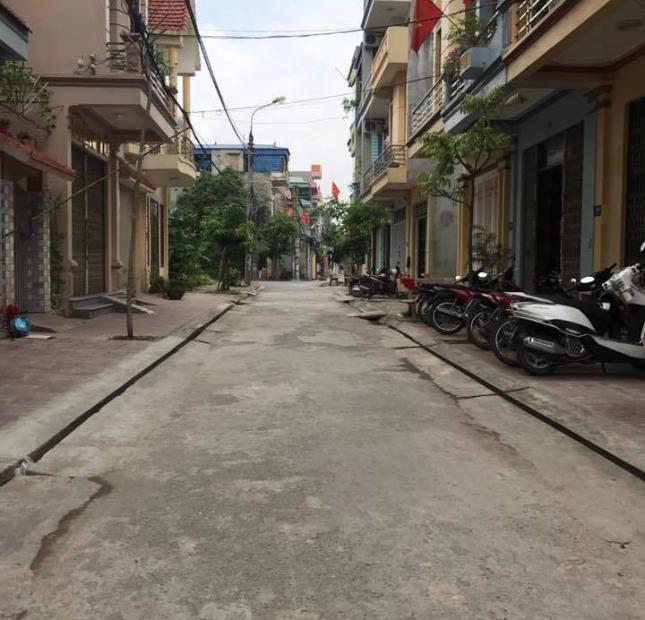 Cần bán nhà 3 tầng khu tái định cư dầu khí đường Giải Phóng, Nam Định