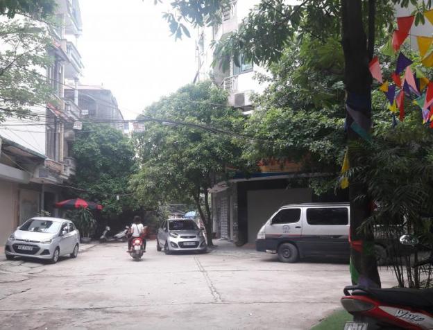 Cho thuê nhà riêng ngõ phố Đồng Me, Mễ Trì, diện tích 54 m2, 4 tầng, ngõ rộng ô tô đỗ