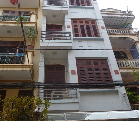 Cho thuê nhà riêng Trần Duy Hưng, 40 m2 x 5 tầng, ô tô đỗ cửa