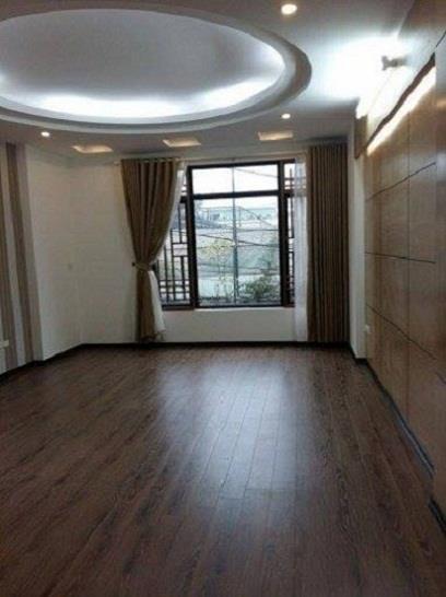 Bán nhà ngõ chợ Triều Khúc, 35m2x5T, ngõ rộng ô tô đỗ cách nhà 5m, dọn đồ về ở ngay, SĐCC.