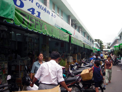 Bán nhà MT ngay đối diện chợ thuốc lớn nhất Sài Gòn, gần Tô Hiến Thành, quận 10, 4mx15m, 4 tầng