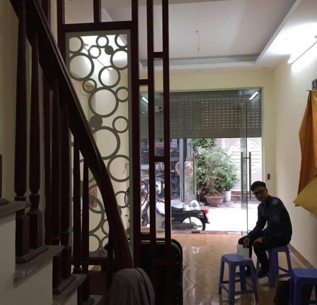 Cho thuê nhà riêng tại đường Tân Mai, Hoàng Mai, Hà Nội. Diện tích SD 150m2, giá 10 triệu/tháng