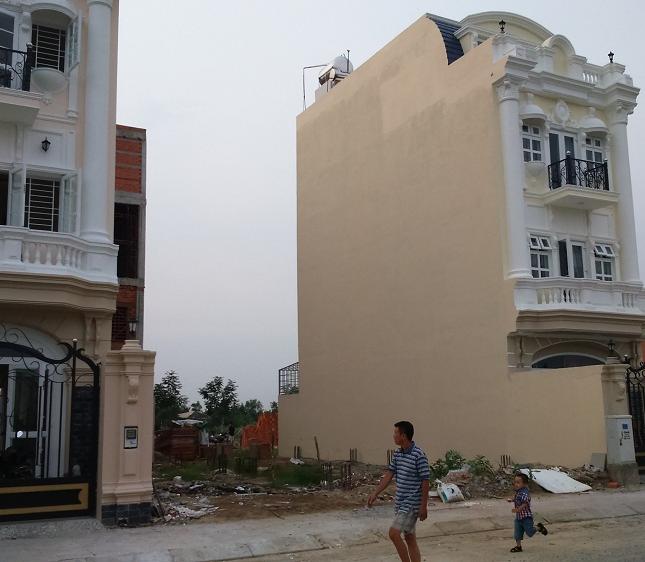Di cư nước ngoài cần bán gấp lô đất đường Thiên Giang (gần Nguyễn Hữu Trí), Bình Chánh