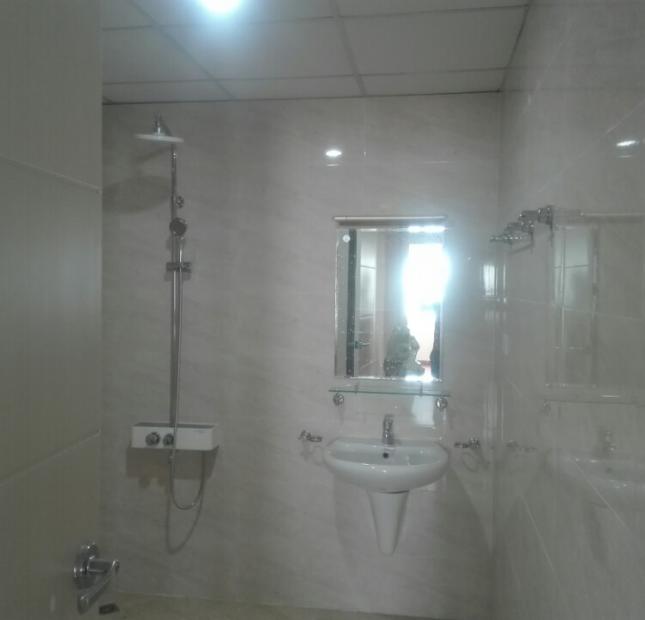 Cho thuê CHCC Thăng Long Yên Hòa, DT 82m2, 2 PN, cơ bản, giá 12 tr/tháng. LH 0962977698