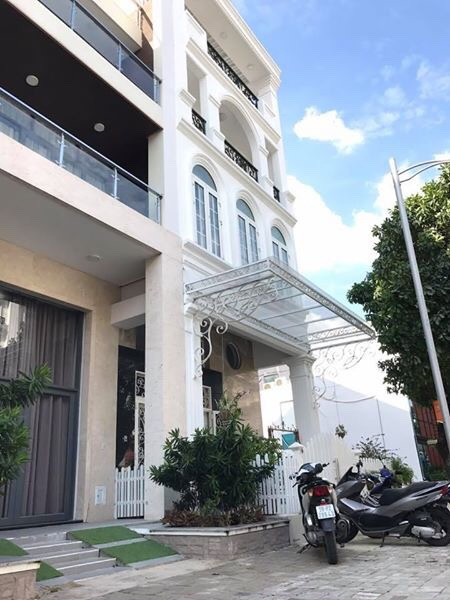 Bán nhà mặt phố tại đường Phạm Thái Bường, Quận 7, Hồ Chí Minh, diện tích 111m2, giá 17.8 tỷ
