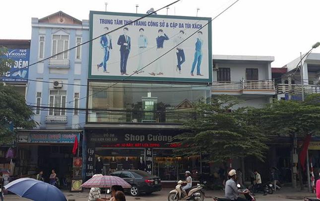 Bán gấp nhà mặt tiền đường Nguyễn Trãi, Phường 8, Quận 5.