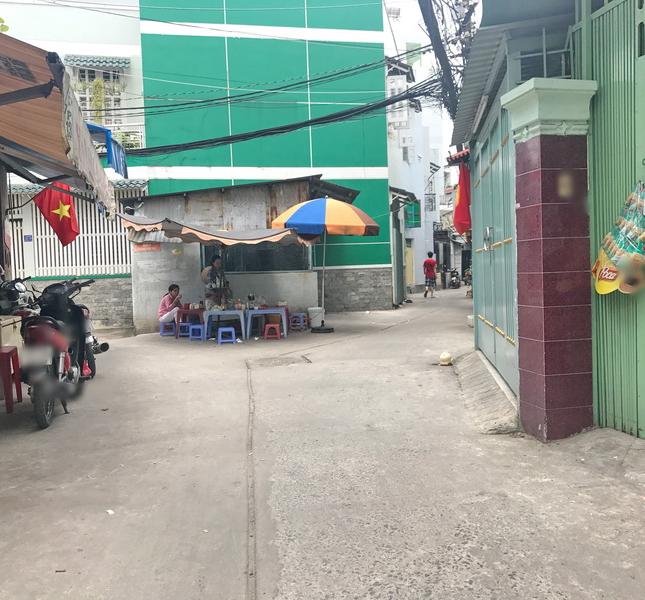 Nhà quận 8, Dương Bá Trạc, Phường 1 hẻm xe hơi đậu trước nhà