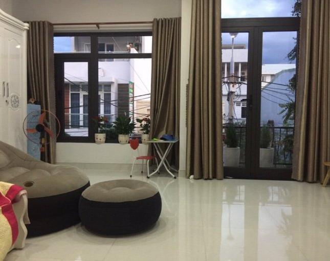 Bán nhà đẹp mới, 3 tầng, Phú Lộc 5, gần chợ Phú Lộc, giá 2,7 tỷ
