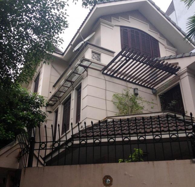 Bán Nhà Biệt thự Nguyễn Thị Định, diện tích 200m, 3,5 tầng, mặt tiền 12m giá 37 tỷ