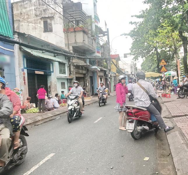 Bán nhà mặt tiền đường Phong Phú, Phường 11, Quận 8 (sát chợ Xóm Củi)