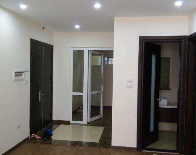 Cho thuê căn hộ chung cư 283 Khương Trung, 2 phòng ngủ, đồ cơ bản, 9,5 triệu/tháng