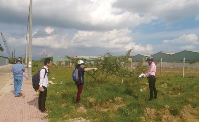 Chính chủ bán gấp đất nền, thổ cư 100% MT đường Nguyễn Trung Ngạn, P 7, Quận 8, SHR