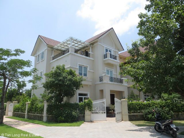 Cần bán nhà biệt thự 4 mặt thoáng cạnh hồ Tây, thuộc phường Quảng An, Tây Hồ