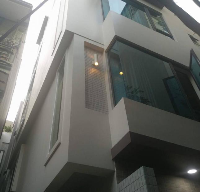 Bán nhà phố Quỳnh Mai, 54m2, 4 tầng mới tinh, ô tô đỗ cửa, giá 4.4 tỷ