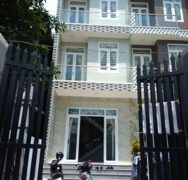 Nhà 1 trệt 2 lầu đường Nguyễn Văn Tăng, cạnh chợ Long Thạnh Mỹ, Q9. DT 69m2, giá 2 tỷ 600 tr