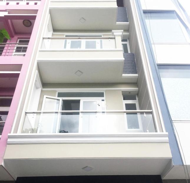 Bán nhà mới xây gần mặt tiền đường Phạm Hữu Lầu, Q7, DT 4x18m, 3 lầu, sân thượng. Giá 5,4 tỷ