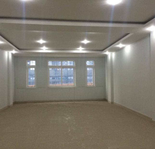 Cho thuê văn phòng tại quận 4. Diện tích 60m2, giá 17tr/th, miễn phí quản lý