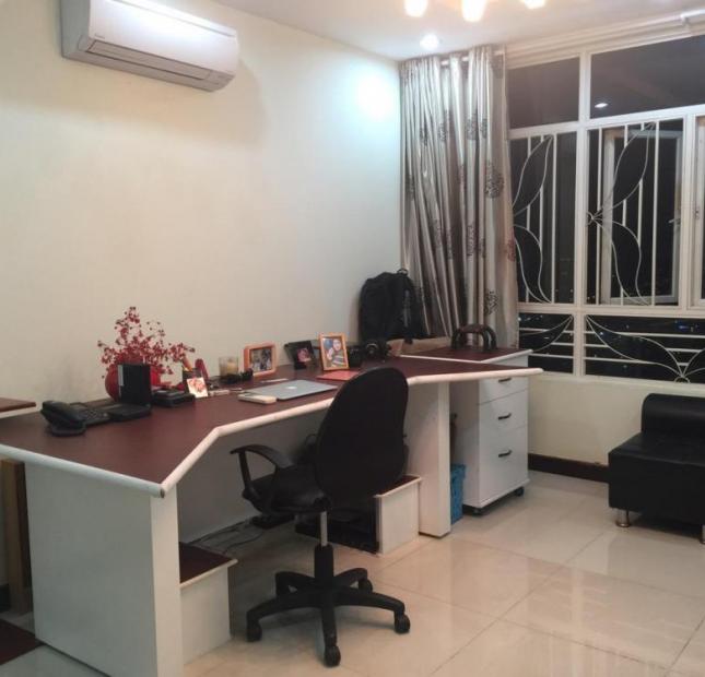 Cần cho thuê gấp căn hộ Giai Việt đường Tạ Quang Bửu, Quận 8