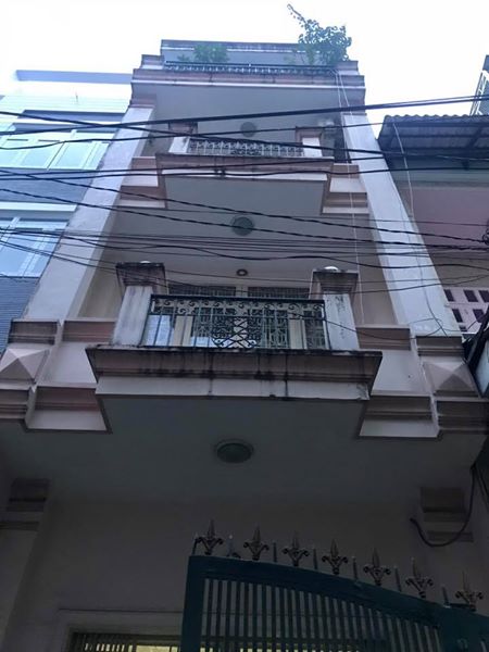 Nhà cho thuê hẻm xe hơi, cách mặt tiền 20m, Nguyễn Chí Thanh