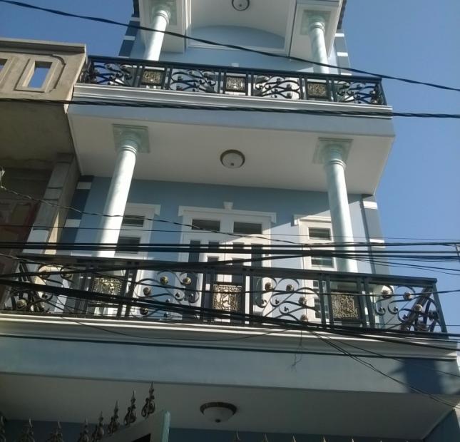 Nhà 1 trệt, 2 lầu, DT 4x14m, gần ngã 4 Bình Triệu, Phạm Văn Đồng, Thủ Đức