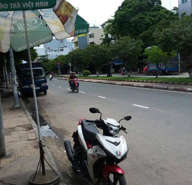Bán gấp nhà mặt tiền đường Lê Thúc Hoạch, P Phú Thọ Hoà, Q Tân Phú
