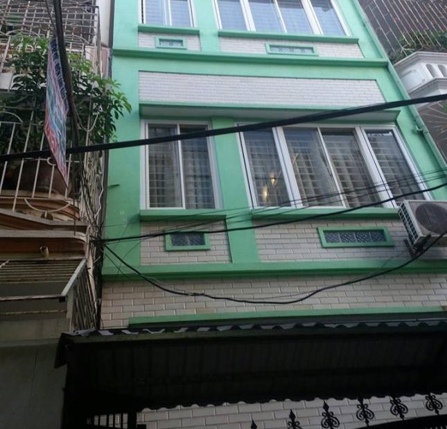 Bán nhà mặt phố Lê Duẩn, quận Đống Đa, 33 m2, mặt tiền 3.3 m, 3.8 tỷ