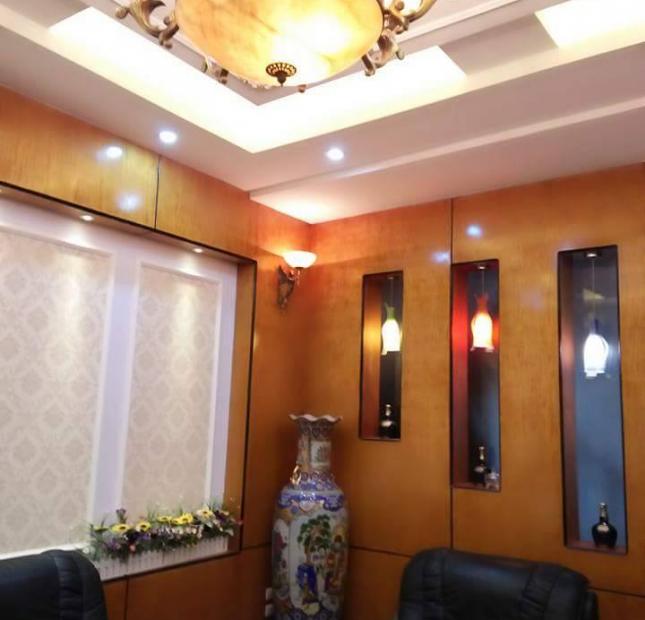 Bán gấp nhà phân lô Trần Quốc Hoàn, Phạm Tuấn Tài, Cầu Giấy, 63m2 098240542