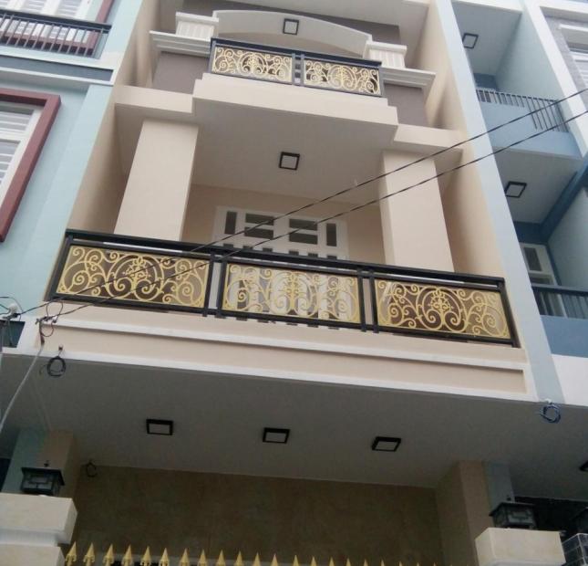 Nhà đẹp lung linh 4 phòng ngủ, DT 56m2, sân ô tô, giá 4 tỷ 4 