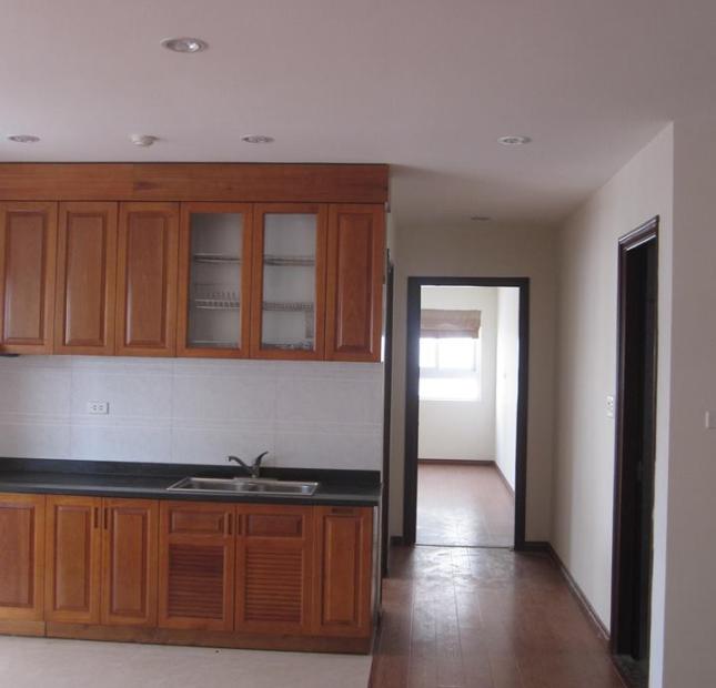 Cho thuê căn hộ CC 25T1 N05 – Hoàng Đạo Thúy, 181m2, 3PN, 3WC, đồ cơ bản. Giá thuê 16 tr/th